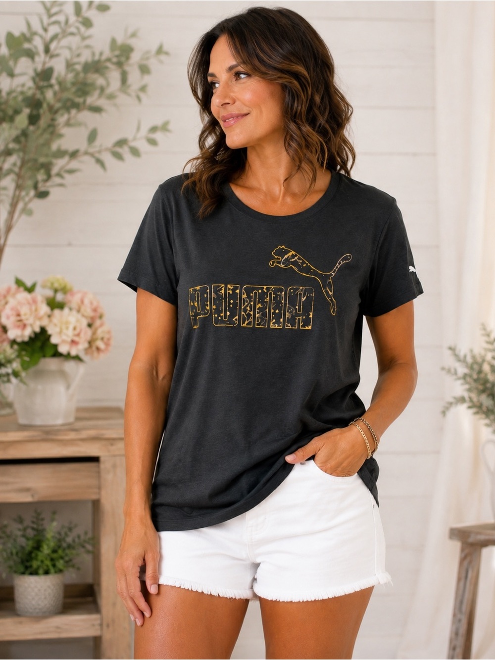 • 🖤 ✨ PUMA Women’s Black Graphic Logo T-Shirt Size Small Gold Silver Print
